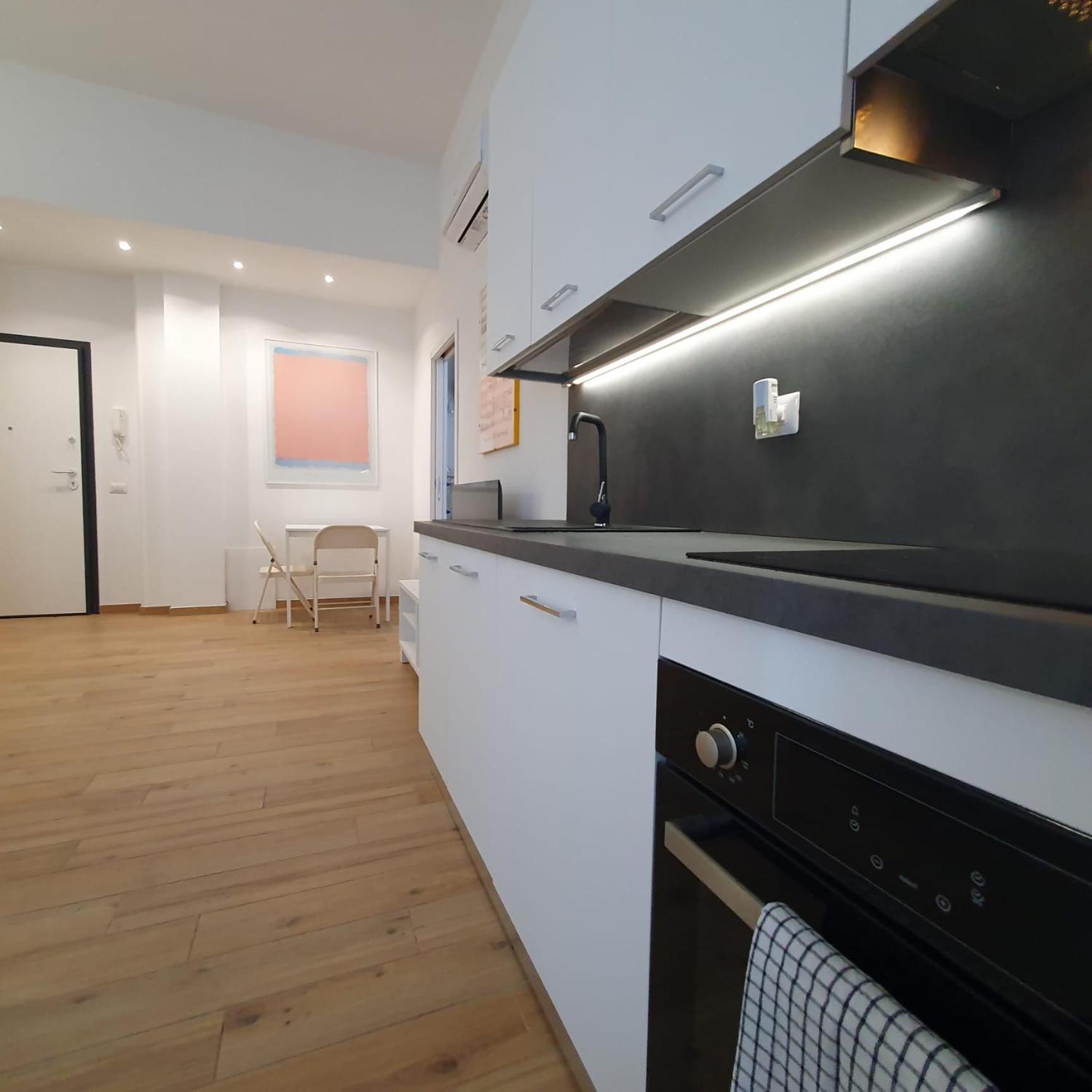 Bnbutler - Grasselli, 8 - Comfy And Newly Renovated Lejlighed Milano Eksteriør billede